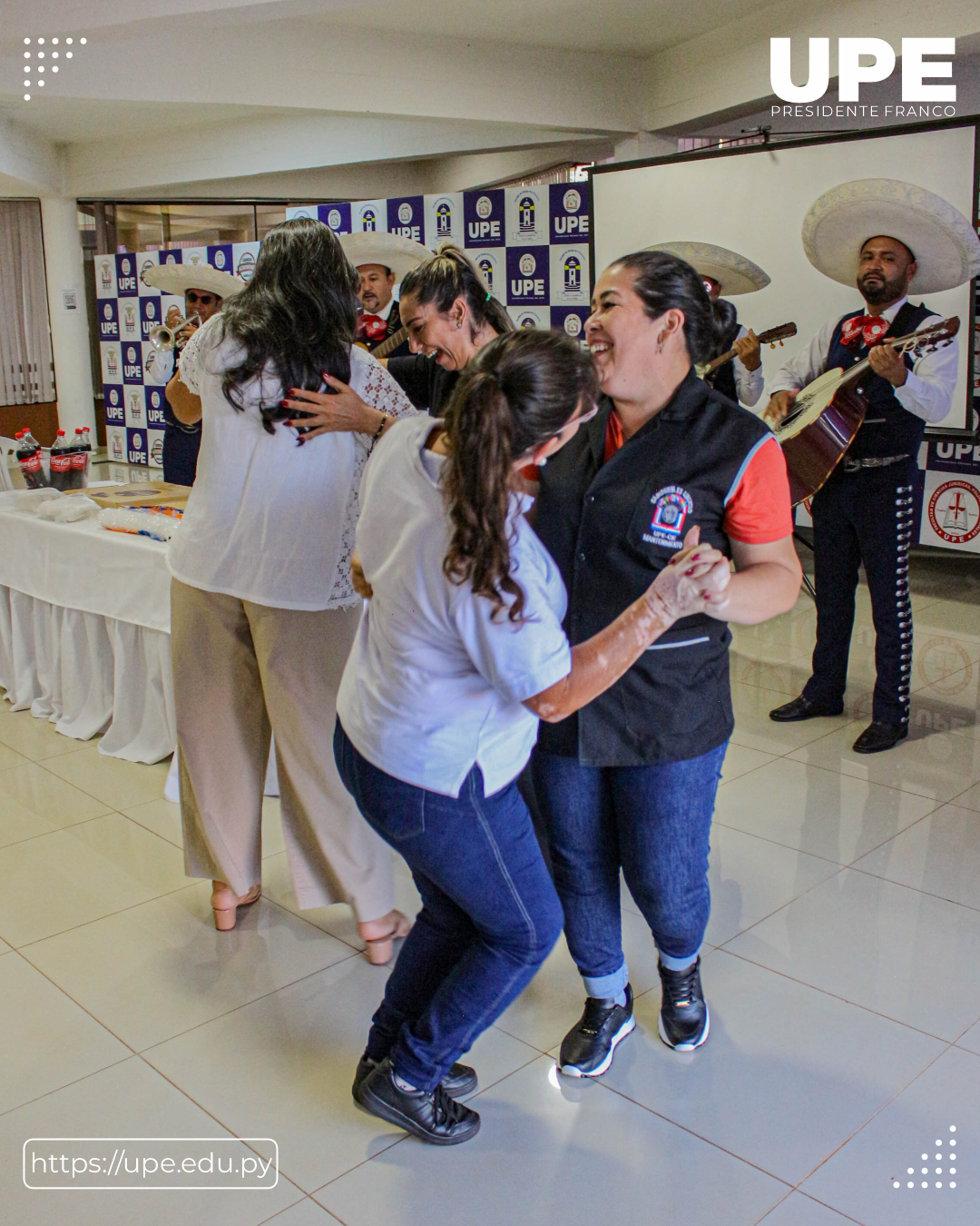 Homenaje por el Día de la Mujer Paraguaya